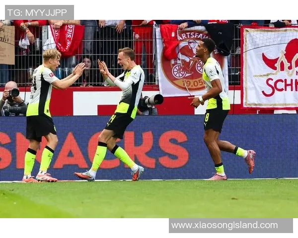 奥尔森足球生涯精彩瞬间：从绿茵场到辉煌时刻的传奇之路