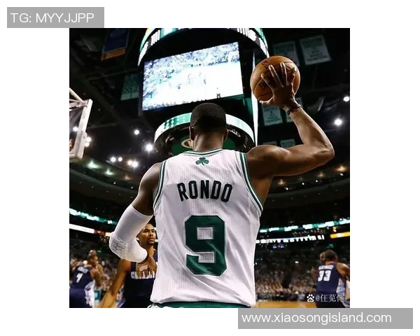 绿头发足球球星闪耀赛场展现个性魅力引发球迷热烈关注